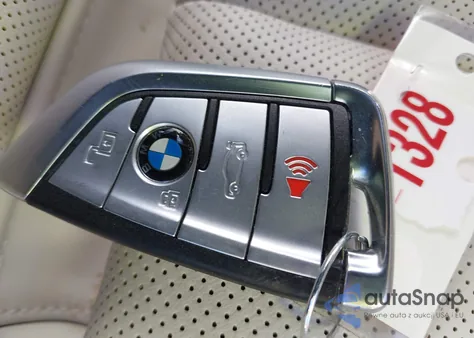 2025 BMW M850I xDrive z USA, uszkodzony, nr VIN WBAFY4C03SCU16855